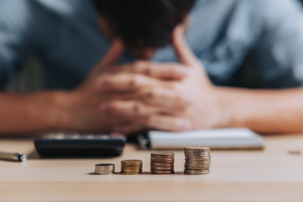 Inadimplência avança: 72,17 milhões de brasileiros terminaram outubro negativados