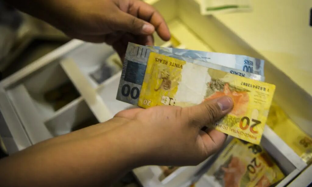 Brasil tem melhor renda e menor pobreza e desigualdade dos últimos 30 anos.