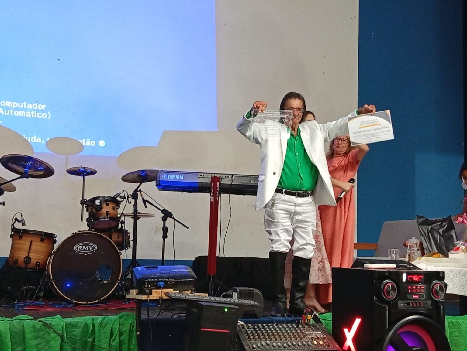 Caetité : Colégio CIEBTEC presta homenagem a Galdino Neto