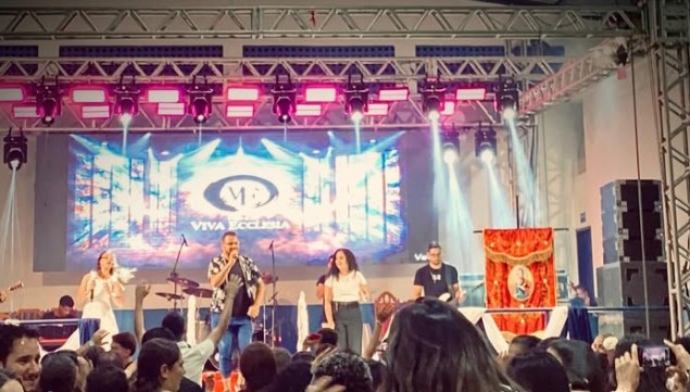 Orgulho de Caetité : Banda Viva Ecclesia consolida sucesso regional em noite histórica de adoração na cidade de Novo Horizonte.