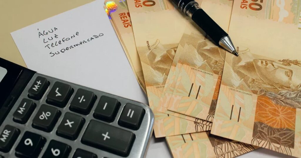 Educação Financeira: Saiba a diferença entre dívida e inadimplência e como sair do ‘vermelho’.