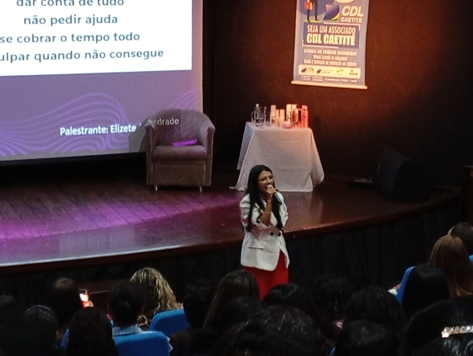 Caetité : Câmara de Dirigentes Lojistas realiza a palestra ‘Empreendedorismo Feminino – Você Dona do Seu Tempo’