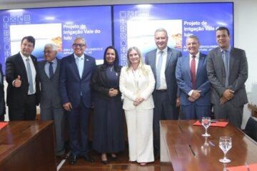 Deputada Ivana Bastos reúne prefeitos com Rui Costa para discutir investimentos na região.