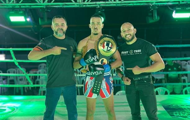 Caetité : Rogério Jagunço estabelece controle total e ganha o título no Campeonato Baiano de Muay Thai.