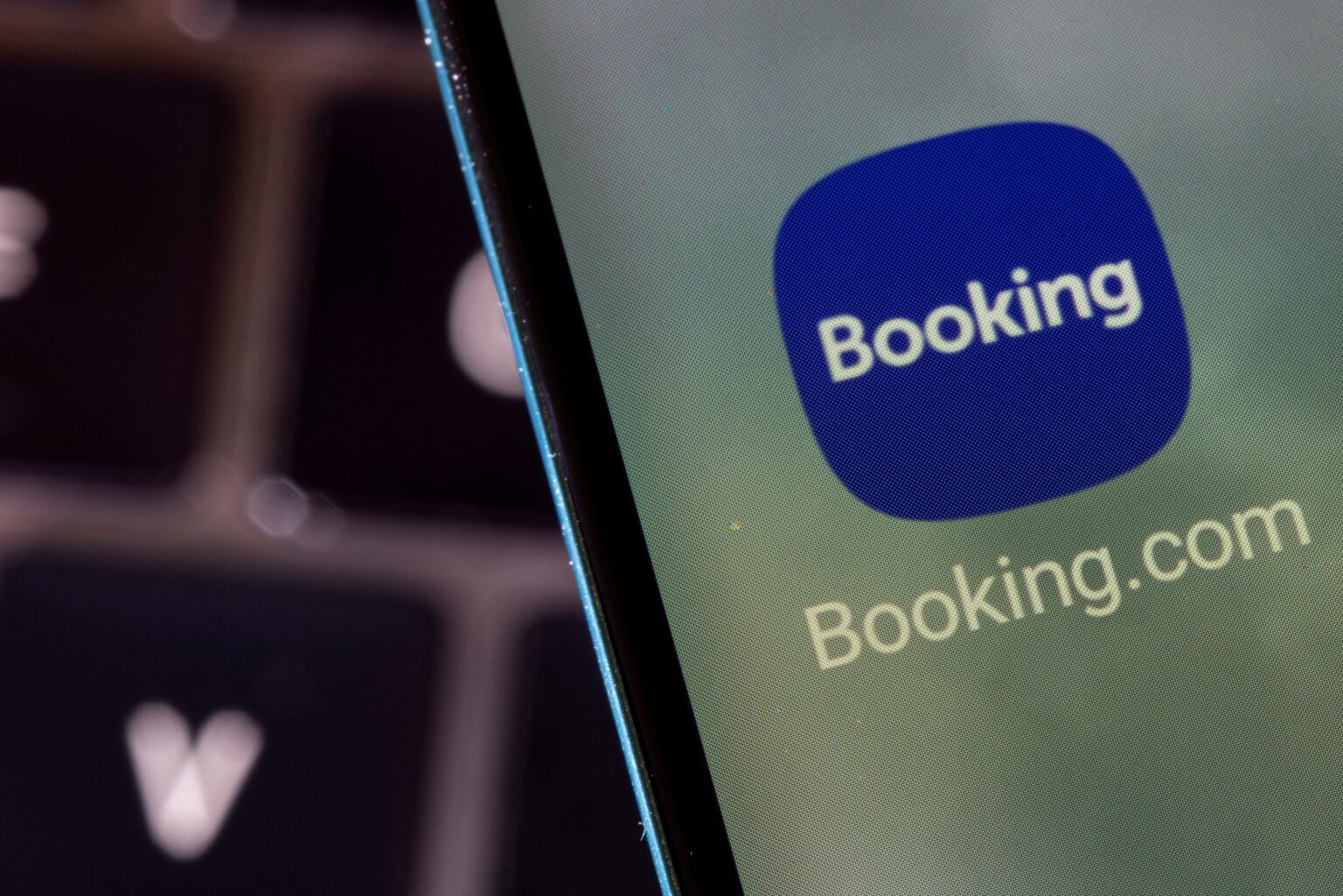 Booking.com confirma invasão e exposição de dados de reservas de clientes em todo o mundo.