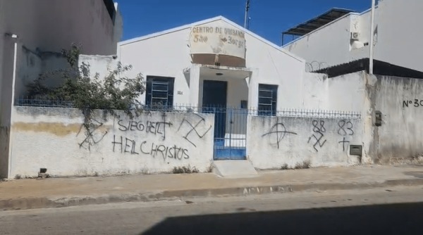 Guanambi : Centro de umbanda é alvo de vandalismo com símbolos extremistas.