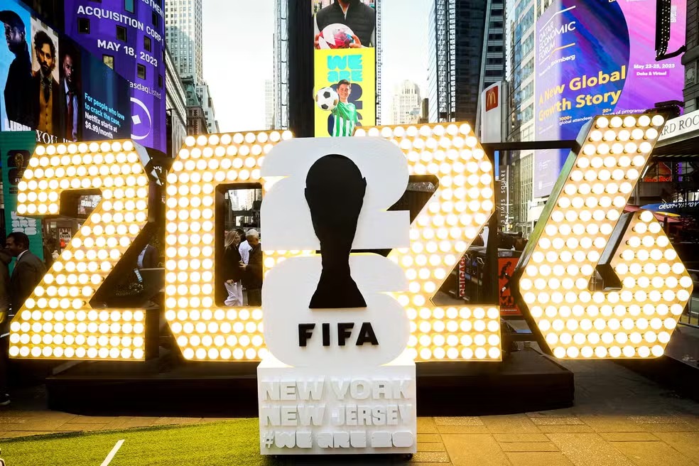 Copa do Mundo 2026 : golpistas clonam site da FIFA para enganar brasileiros em busca de ingressos.