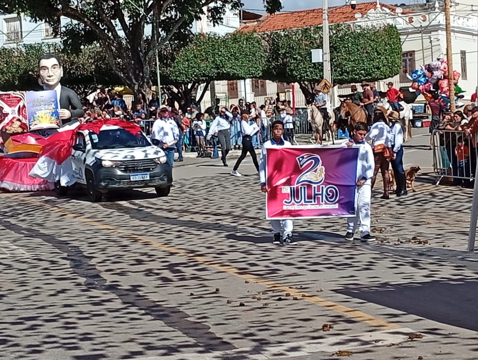 Caetité – Terra Que Celebra a Liberdade: O Brilho e a Tradição na Festa da Independência.